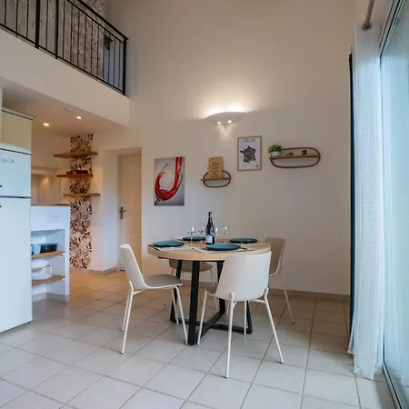 Moderne, Calme & Piscine Aigueze