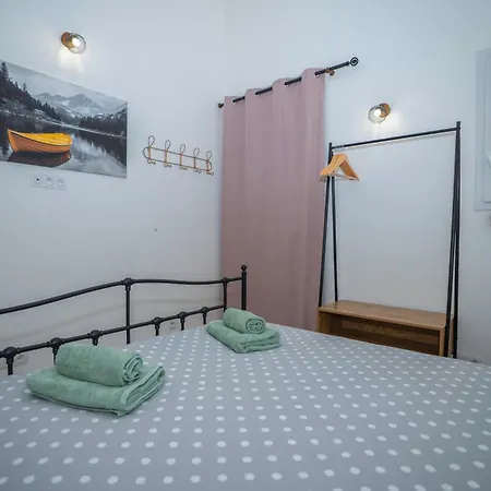 Moderne, Calme & Piscine Сasa de vacaciones