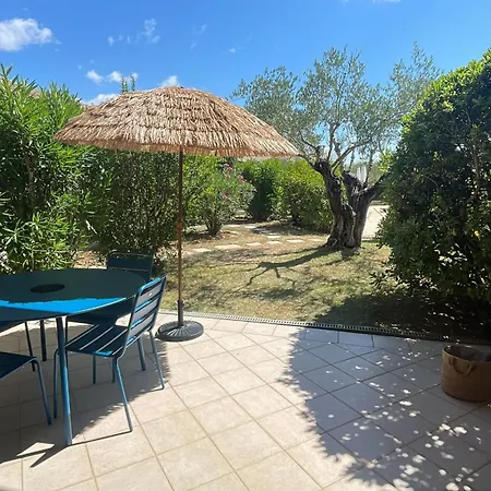 Moderne, Calme & Piscine Сasa de vacaciones Aigueze