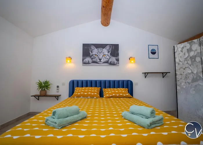 Moderne, Calme & Piscine Nyaraló *